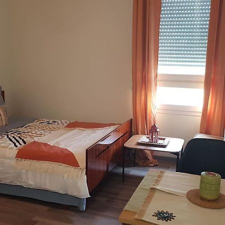 Studio Orleans Theatre Apartment Bagian luar foto